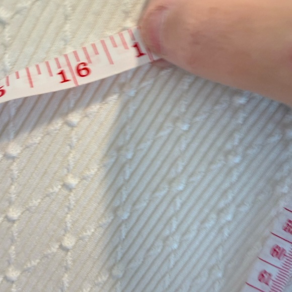 CHANEL Elegant Cream Cardigan Set - Picture 13 of 16